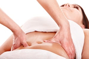 Tehnika vypolnenija massazha zhivota