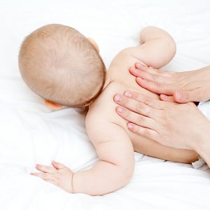как делать массаж ребенку в 2 месяца